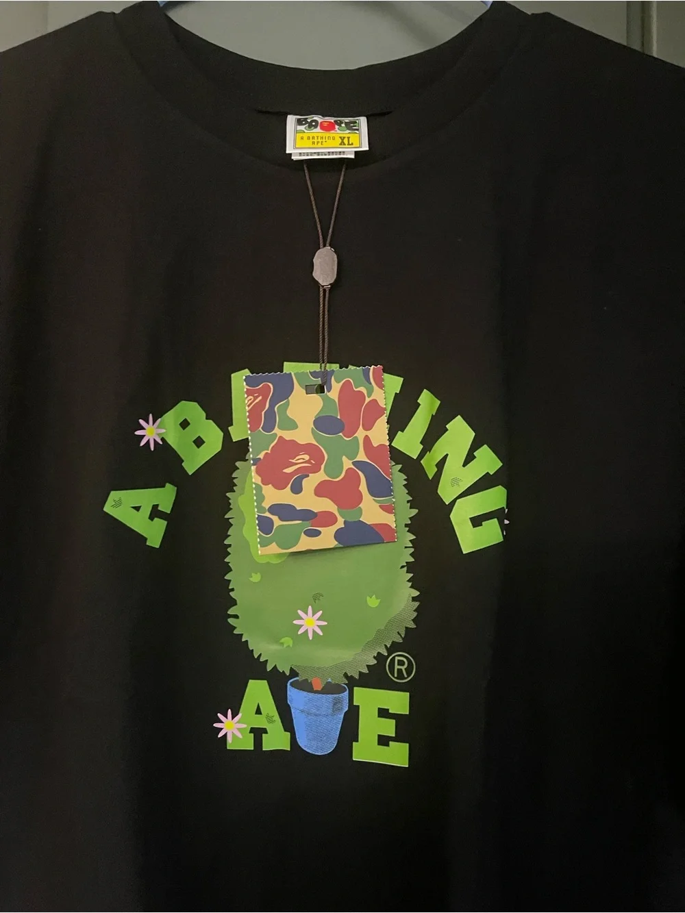 Men’s Graphic Design Tee Size XL.